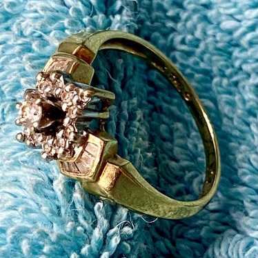 10KT GOLD & DIAMOND FASHION RING