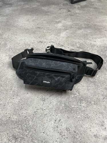 Oakley メッセンジャーバッグ　y2k テック New Vintage Black Oakley High Low Voltage Messenger Y2K