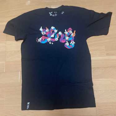 Rare? Design T-shirt in size S by LRG.