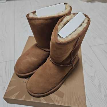 【UGG】Brown Sheepskin Boots / Classic Short Boots