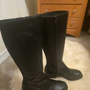 SAS black lesther boots size 8 m