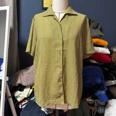 Yellow and brown checkered short-sleeve shirt