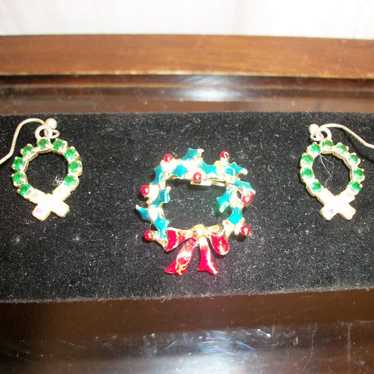 Vintage Brooch Christmas Wreath with Wreath Earrin