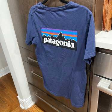 Patagonia men’s shirt medium slim fit