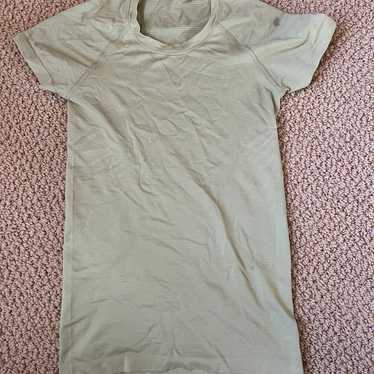 Lululemon swiftly tech short sleeve