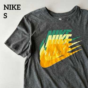 *Nike gray crew neck short sleeve T-shirt