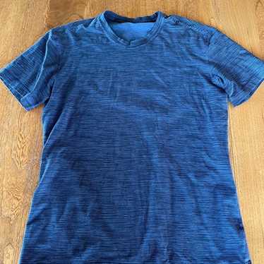 Lululemon T shirt