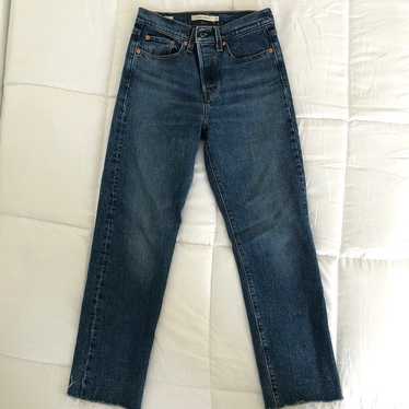 LEVI’S dark wash jeans