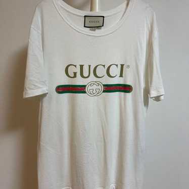 GUCCI logo t-shirt.