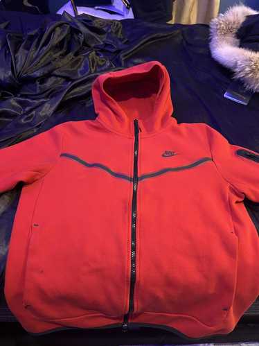 Nike Red Nike Tech Fleece