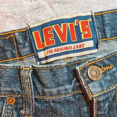 VINTAGE LEVI'S MOM JEANS