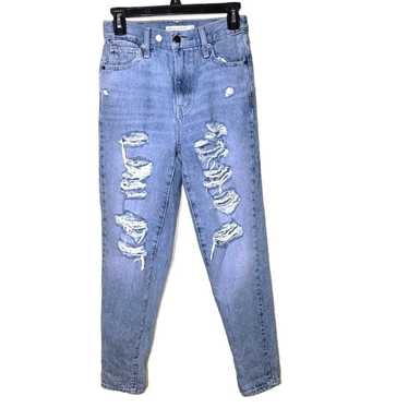 Levi's Distressed High Waisted Mom Jean 25