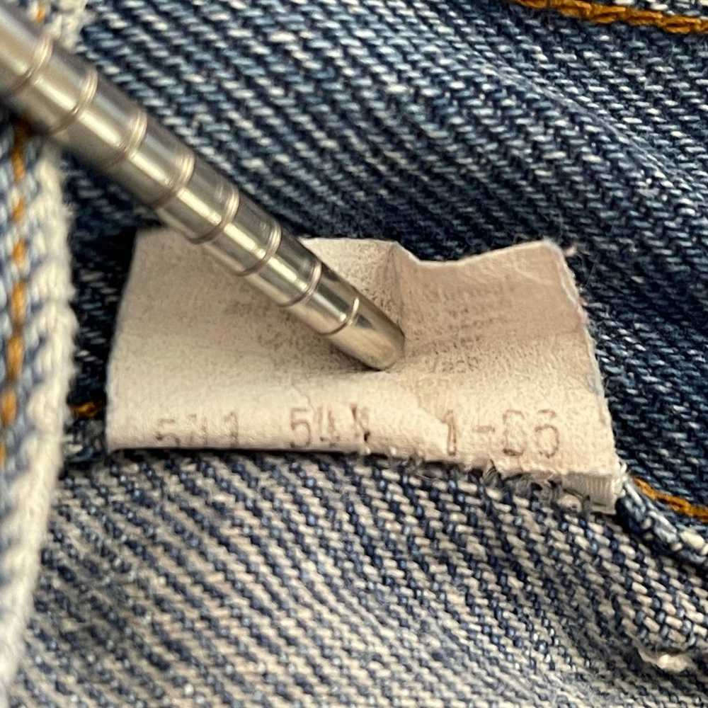 24w 80s USA Vintage Levi’s 505 Holy Women's jeans - image 4