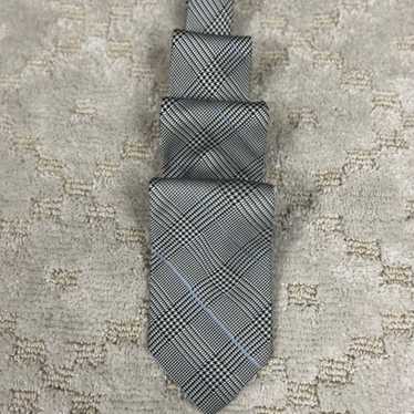 Vintage Tom James plaid tie. Classic Royal.