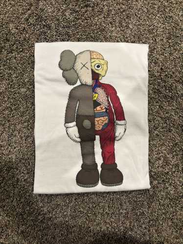 Kaws × Uniqlo New KAWS x Uniqlo Flayed Tee