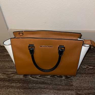 Michael Kors Selma Handbag Purse