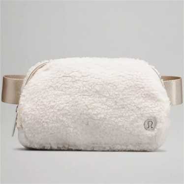 Lululemon Everywhere Belt Bag, Original Fleece