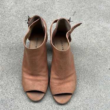 Like new lucky brand peep toe heels in blush pink