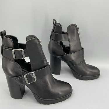 NEW Steve Madden Women’s Lavish Buckle Booties Bla