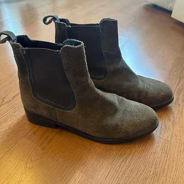 Thursday Chelsea boots