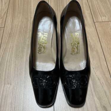 Ferragamo Black Patent Leather Pumps