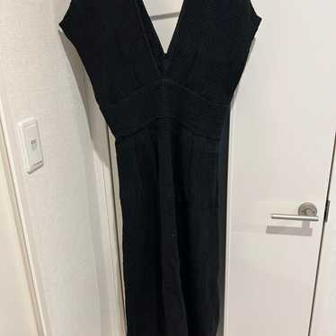 Black sleeveless long dress