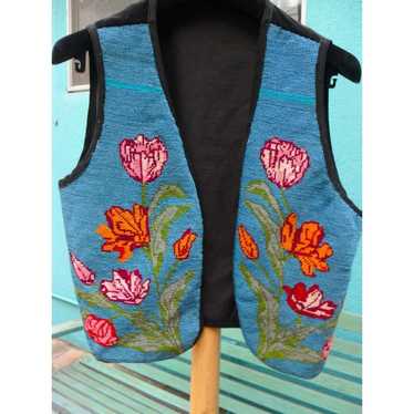 VINTAGE NEEDLEPOINT VEST w/ BLACK VELVET Back, PAI