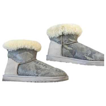 Ugg Shearling snow boots