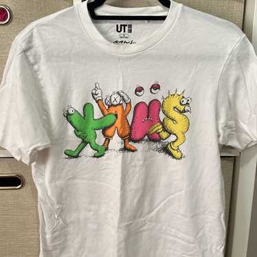 Kaws x Uniqlo t shirt size Small