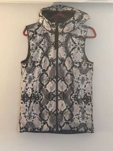 Lululemon the fluffiest vest. - Gem