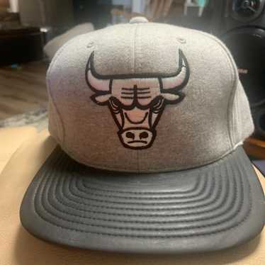 Vintage rare Chicago Bulls Mitchell and Ness hat