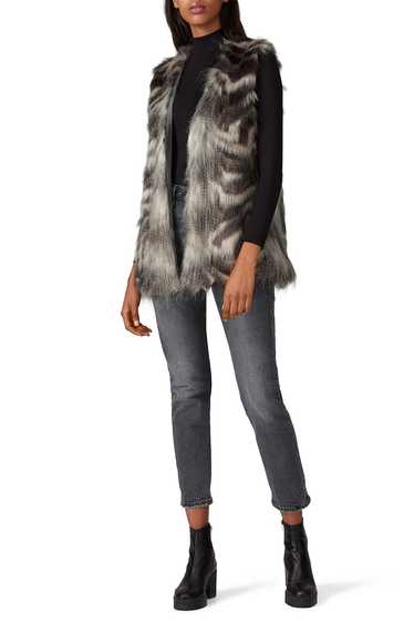 cupcakes and cashmere Vivianna Faux Fur Vest