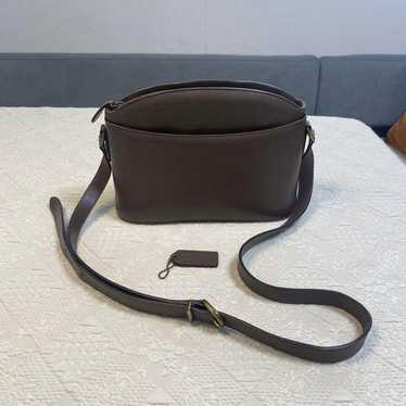 Old Coach Shoulder Bag in Greige