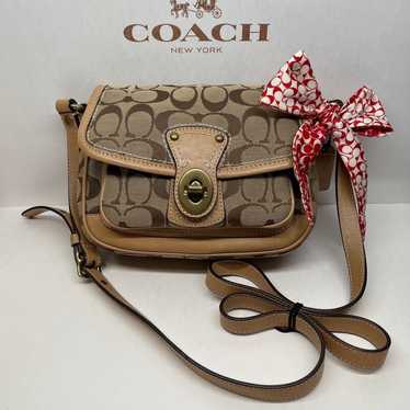 Coach signature shoulder bag/crossbody turn lock t