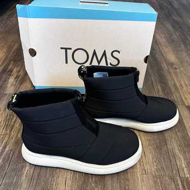 TOMS Alpargata Mallow Puffer Boots Size 7