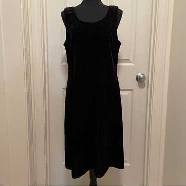 Elegant Black Velvet Sleeveless Dress