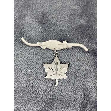 VINTAGE STERLING SILVER 925 DANGLE MAPLE LEAF CANA