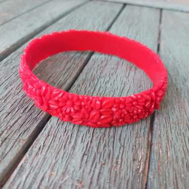 Vintage red floral molded celluloid bangle bracele