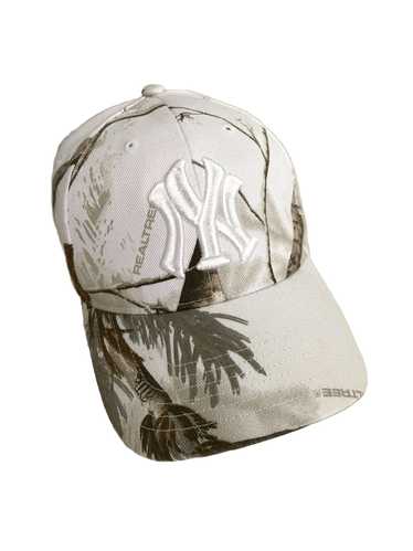 Praying Praying White Realtree NY Hat