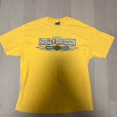 Harley-Davidson T-shirt.