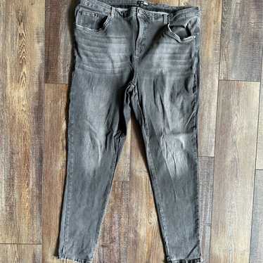 Universal Standard High Rise Vintage Logan Jeans