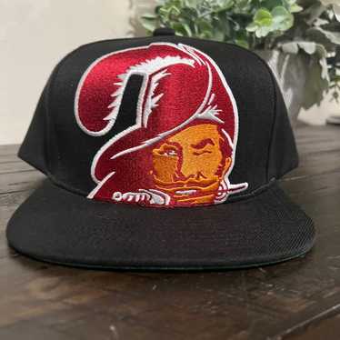 Mitchell & Ness Tampa Bay Buccaneers XL Logo SnapB