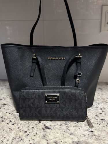 Michael Kors Michale Kors bag with wallet