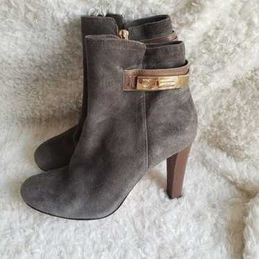 Vince Camuto Signature Suede Leather Ankle Boots s