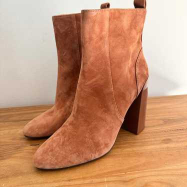 Vince Camuto Size 9 Orange/Tan Suede Ankle Boots w