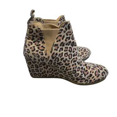 TOMS Women's Kelsey Leopard Suede Wedge Ankle Boot