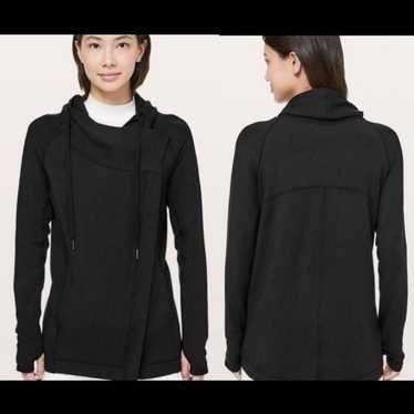 Lululemon Coast Easy Wrap
Black Jacket Size 4