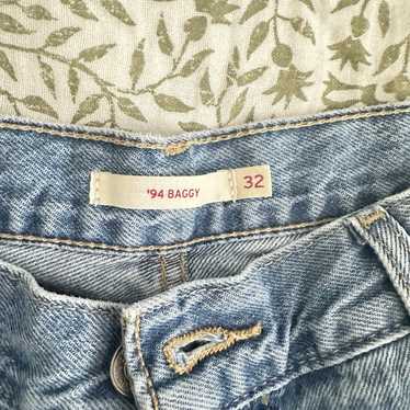 Levi’s ‘94 baggy jeans