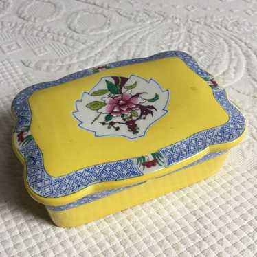 食器 HERENDHVNGARY HANDPAINTED Herend Hungary Hand-painted Porcelain Rothschild Trinket Box