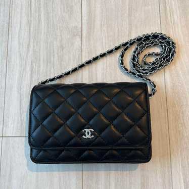 CHANEL shoulder bag